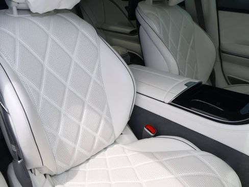 Used 2024 Mercedes-Benz Maybach S 580 4MATIC image 18
