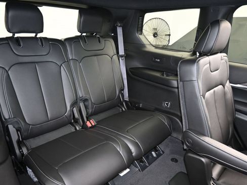 Used 2025 Jeep Grand Cherokee L Limited RWD image 39