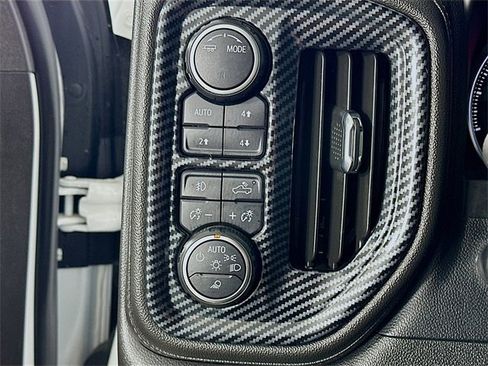 Used 2022 Chevrolet Silverado 1500 RST image 19