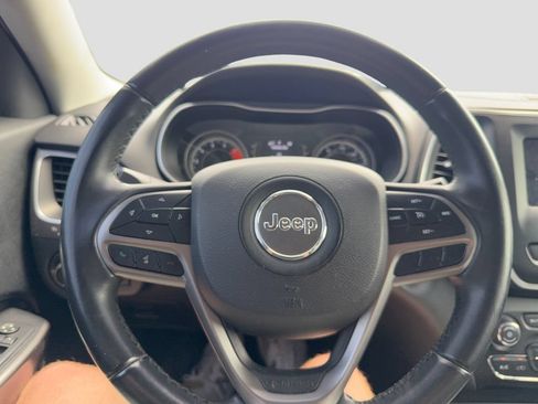 Used 2019 Jeep Cherokee Latitude Plus AWD/4WD image 15