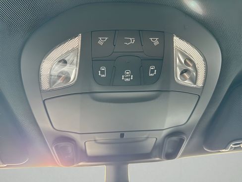 New 2026 Chrysler Pacifica Limited w/ Uconnect Theater Family Group AWD/4WD image 38