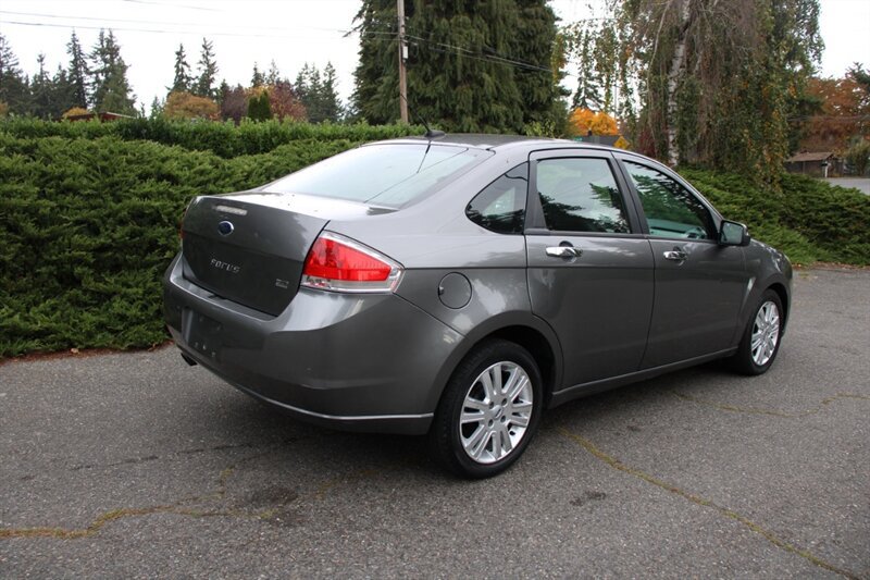 Used 2010 Ford Focus SEL FWD image 3