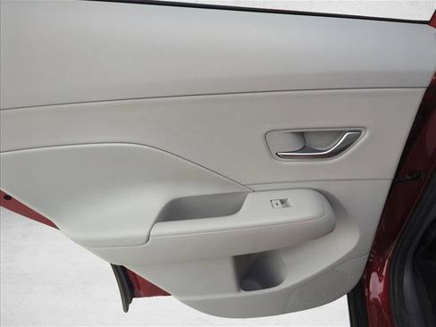 Used 2024 Hyundai Kona Limited FWD image 9