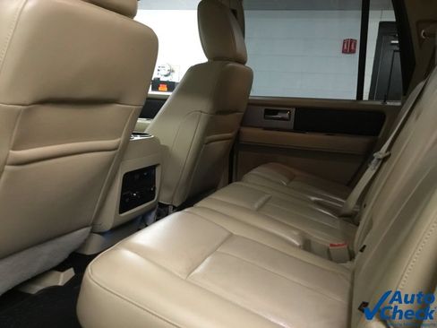 Used 2017 Ford Expedition Limited w/ Equipment Group 301A AWD/4WD image 30