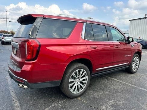 Used 2021 GMC Yukon Denali w/ Denali Premium Package RWD image 12