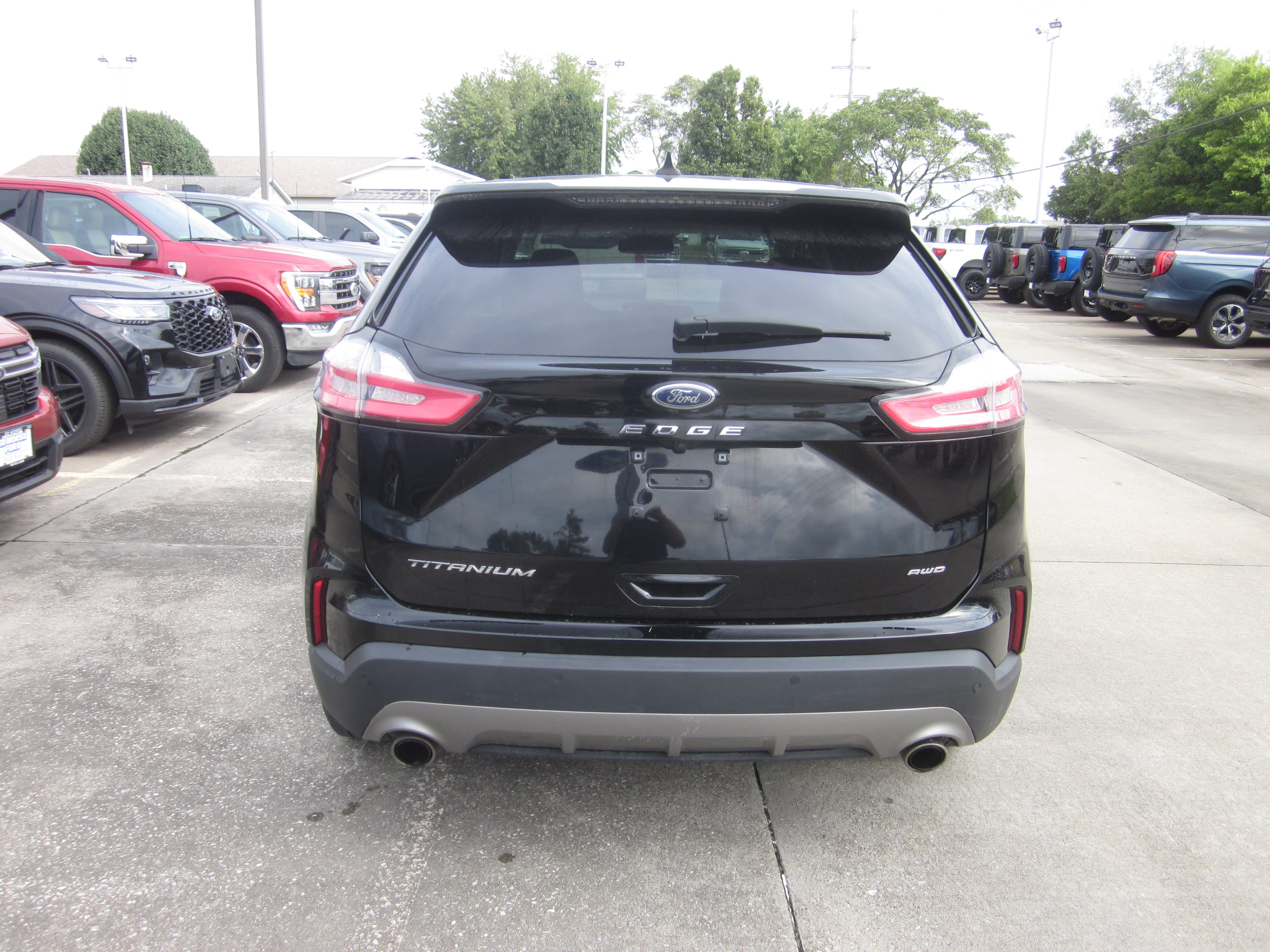 Used 2024 Ford Edge Titanium AWD/4WD image 5
