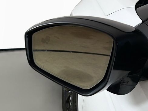 Used 2018 Land Rover Discovery Sport HSE AWD/4WD image 31