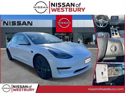 Used 2022 Tesla Model 3 Standard Range image 1