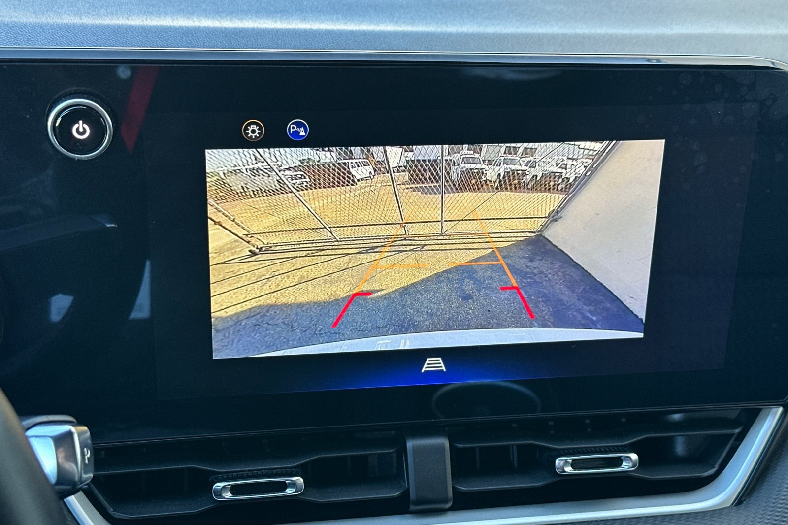 Certified 2025 Chevrolet Equinox LT FWD image 26