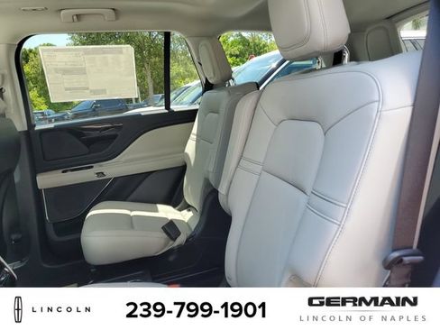New 2026 Lincoln Aviator AWD image 19