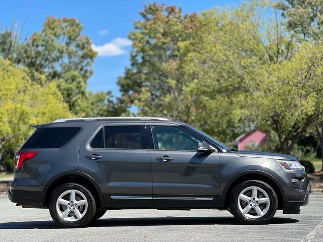 Used 2019 Ford Explorer XLT w/ Equipment Group 202A FWD image 4