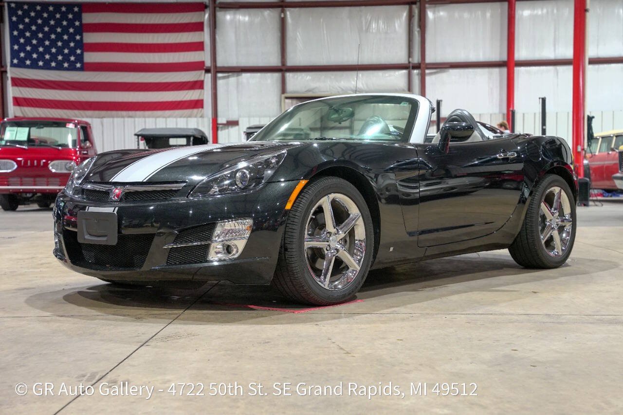 Used 2008 Saturn Sky Carbon Flash RWD image 1