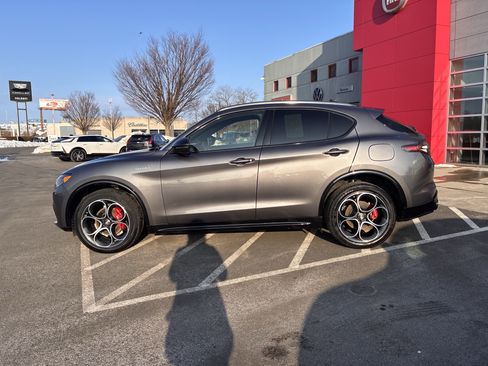 Certified 2024 Alfa Romeo Stelvio Veloce image 6