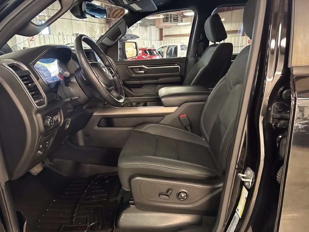 Used 2019 RAM 1500 Big Horn AWD/4WD image 14