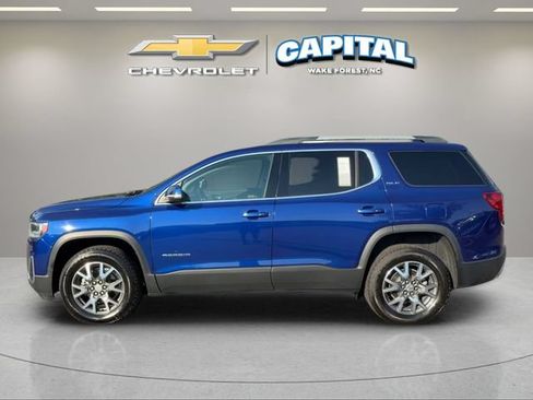 Used 2023 GMC Acadia SLE w/ Driver Convenience Package FWD image 2