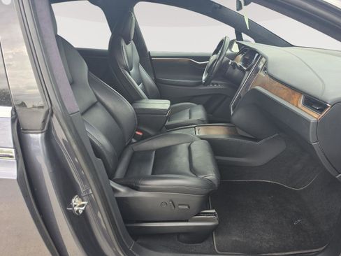 Used 2020 Tesla Model X Long Range image 15