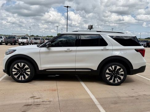 New 2026 Ford Explorer Platinum AWD/4WD image 3