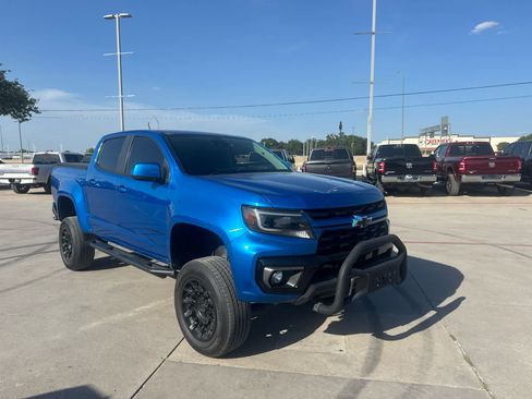 Used 2021 Chevrolet Colorado LT w/ Safety Package RWD image 2