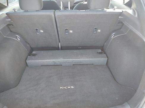 Used 2019 Nissan Kicks S w/ Exterior Package image 8