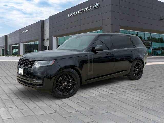 Used 2025 Land Rover Range Rover Long Wheelbase SE AWD/4WD image 1