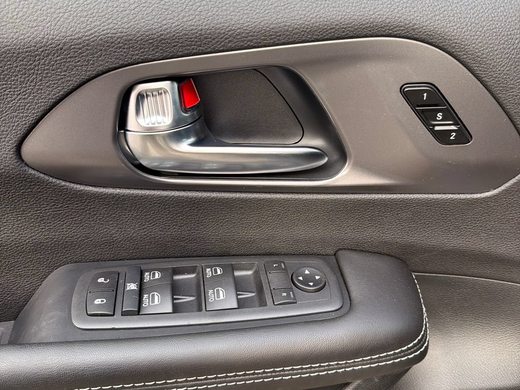 New 2026 Chrysler Pacifica Select w/ S Appearance Package FWD image 14