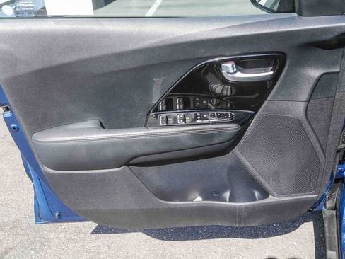 Used 2019 Kia Niro EX image 21