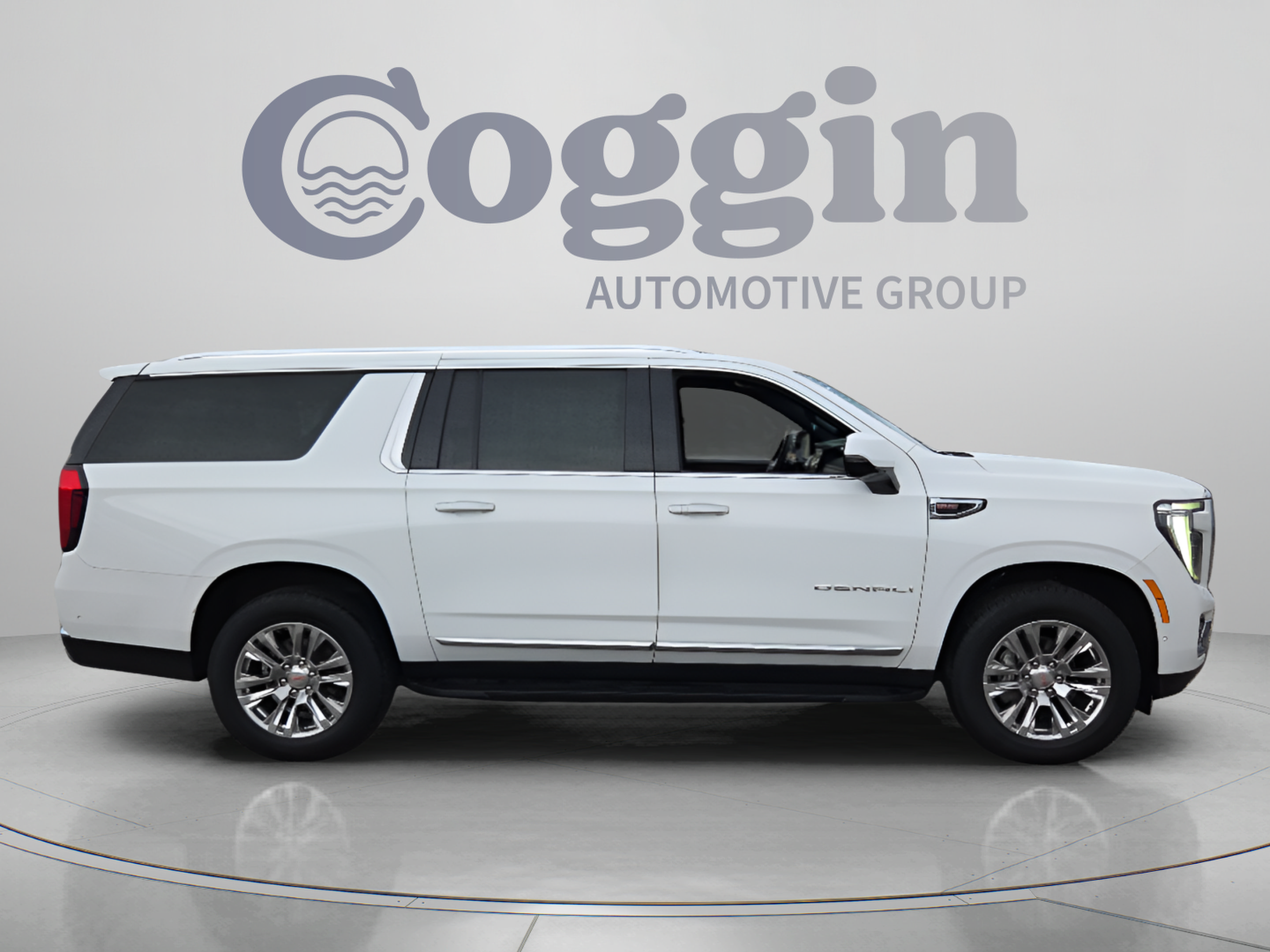 Used 2025 GMC Yukon XL Denali AWD/4WD image 6