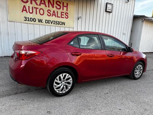 Used 2019 Toyota Corolla LE image 2