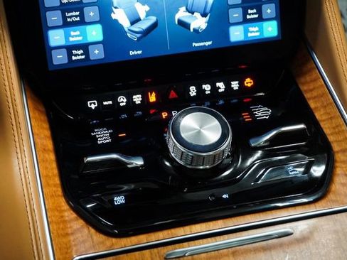 Used 2024 Jeep Grand Wagoneer Series III image 29