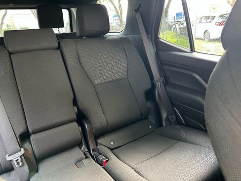 Used 2025 Toyota 4Runner SR5 AWD/4WD image 15