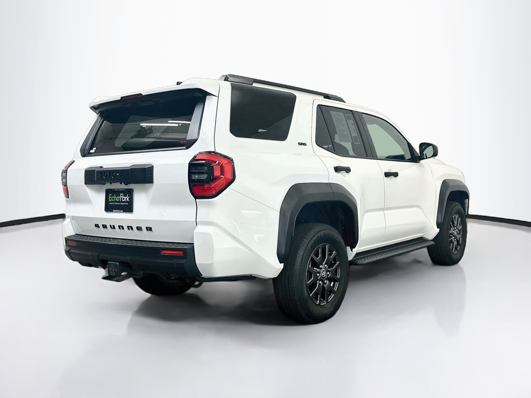 Used 2025 Toyota 4Runner SR5 AWD/4WD image 9