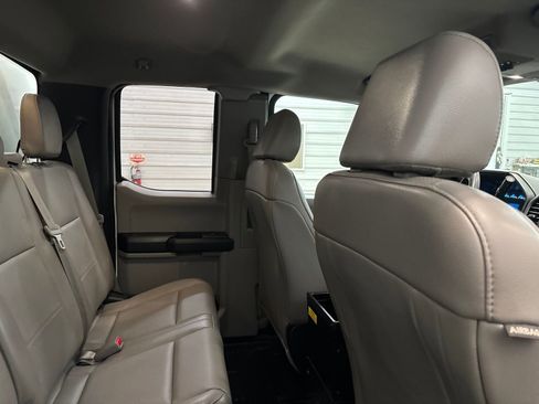Used 2017 Ford F250 XL w/ Power Equipment Group AWD/4WD image 32