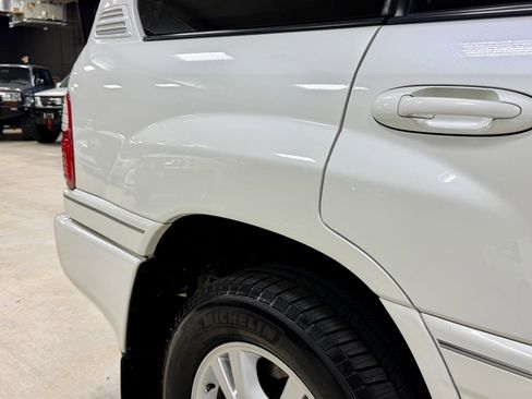 Used 2005 Lexus LX 470 4WD image 23