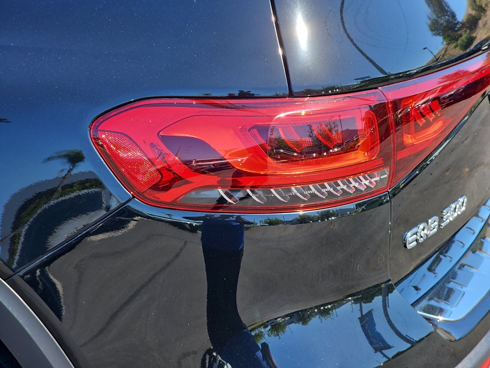 Used 2023 Mercedes-Benz EQB 300 4MATIC image 36