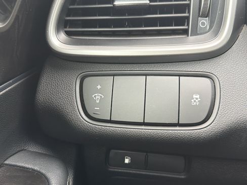 Used 2016 Kia Sorento FWD image 25