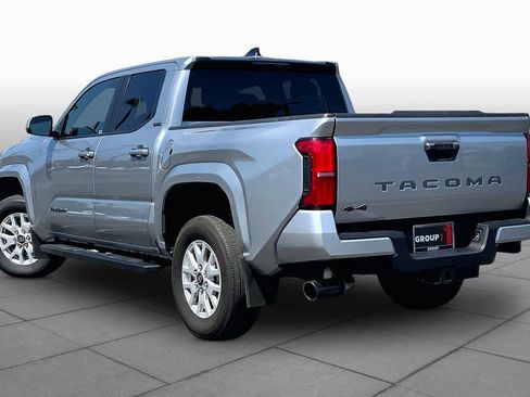 Used 2024 Toyota Tacoma SR5 AWD/4WD image 10