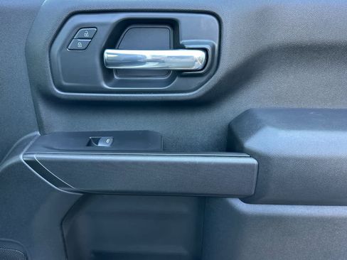 Used 2022 Chevrolet Silverado 2500 Custom w/ Custom Convenience Package image 18