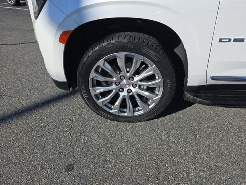 Used 2023 GMC Yukon Denali image 10