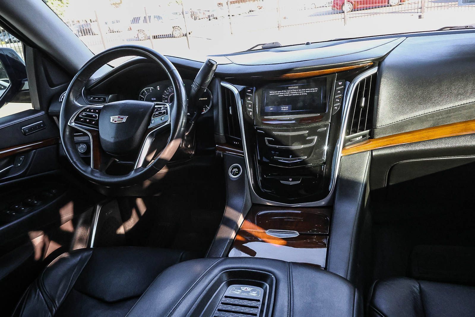 Used 2019 Cadillac Escalade Premium Luxury w/ Escalade Sport Edition AWD/4WD image 20