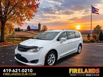 Used 2017 Chrysler Pacifica Touring-L Plus w/ Tire & Wheel Group