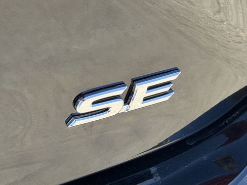 Used 2025 Toyota Camry SE FWD image 11