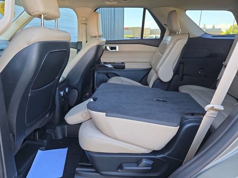 Used 2020 Ford Explorer XLT w/ Equipment Group 202A AWD/4WD image 30