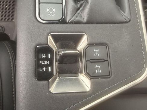 Used 2024 Lexus GX 550 AWD/4WD image 9