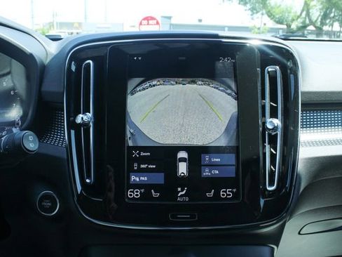 Used 2021 Volvo XC40 T5 R-Design w/ Advanced Package AWD/4WD image 23
