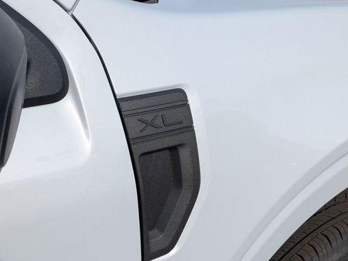 New 2025 Ford Maverick XL w/ Equipment Group 102A image 15