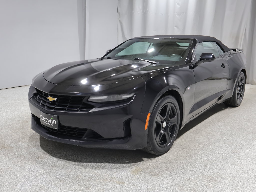 Used 2023 Chevrolet Camaro LT RWD image 6