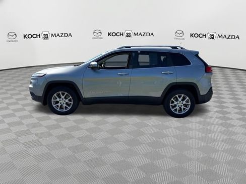 Used 2014 Jeep Cherokee Latitude w/ Cold Weather Group AWD/4WD image 4
