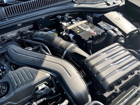 Used 2023 Volkswagen Jetta SE w/ Panoramic Sunroof Package image 33