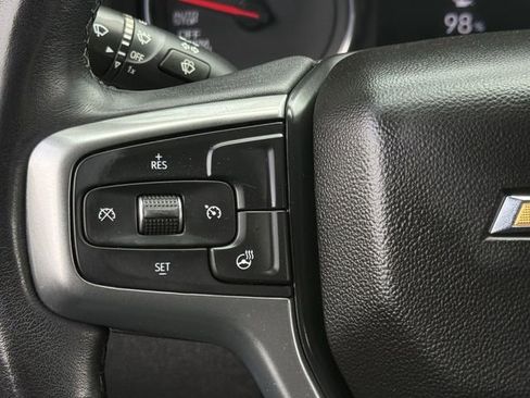 Used 2022 Chevrolet Silverado 1500 LT AWD/4WD image 19