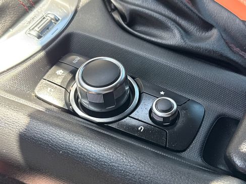 Used 2019 MAZDA MX-5 Miata RF Grand Touring RWD image 25